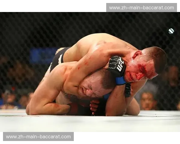 血色荣光与不灭的执念：还原UFC202康纳对决迪亚兹的世纪复仇战